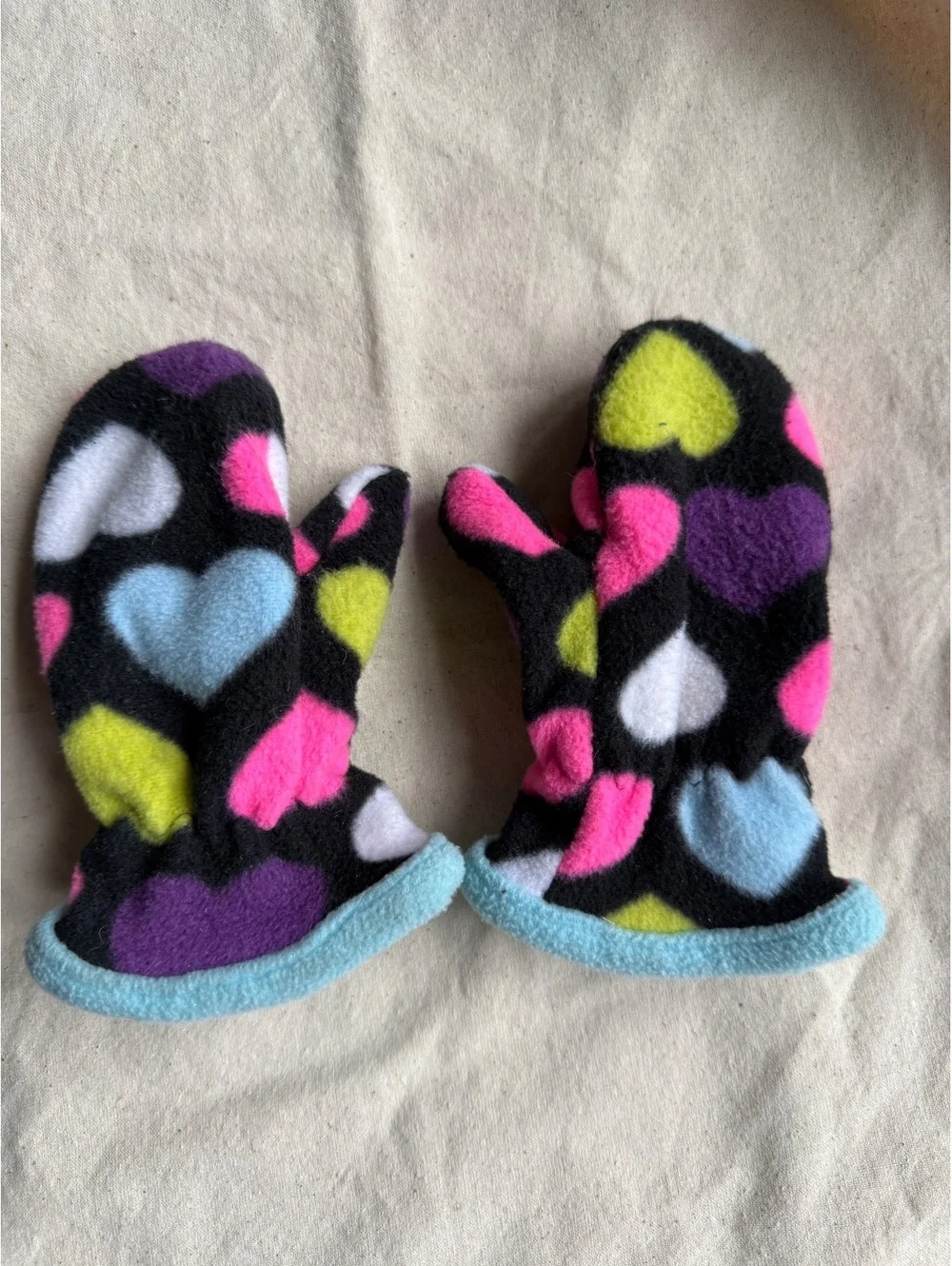 Wonderkids Kids' Fleece Mittens with Colorful Heart Pattern
